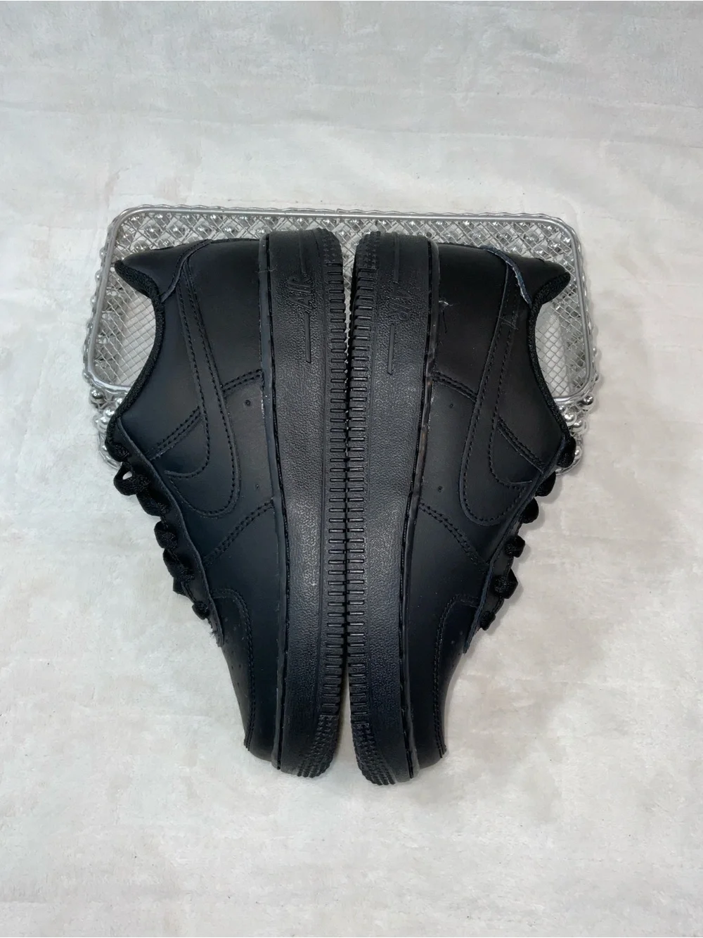 Nike Air Force 1 Low LE Triple Black Sz 4Y/Women’s 5.5 FV5951-001